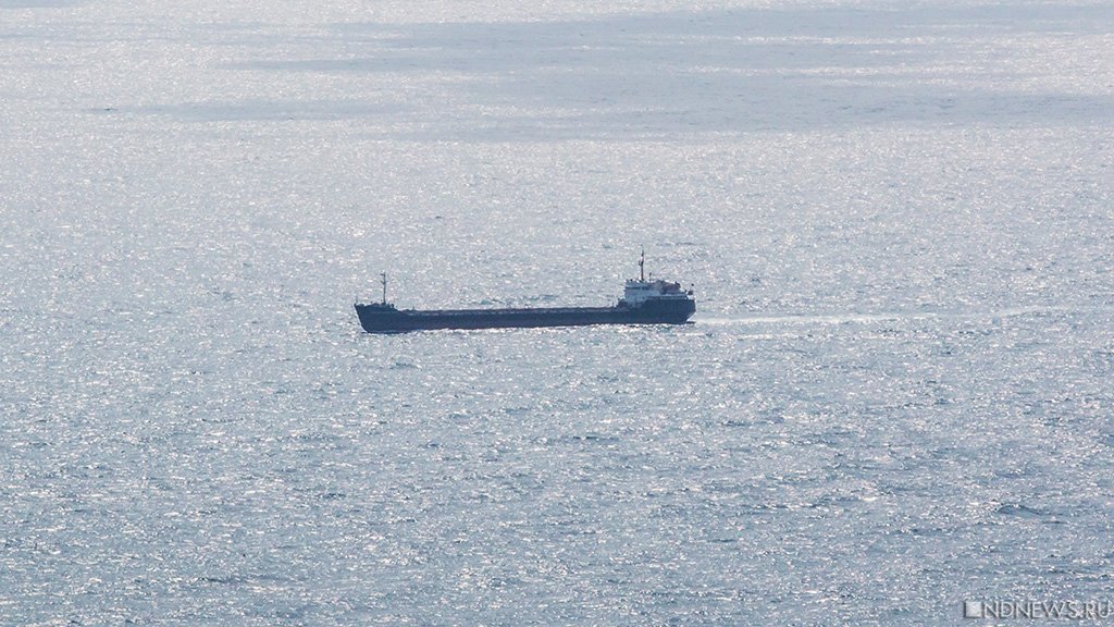 Ракета хуситов повредила греческий сухогруз в Аденском проливе