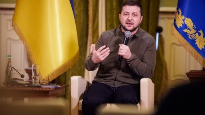Зеленский заявил, что более 70% денег, выделенных Белым домом Украине, остались США