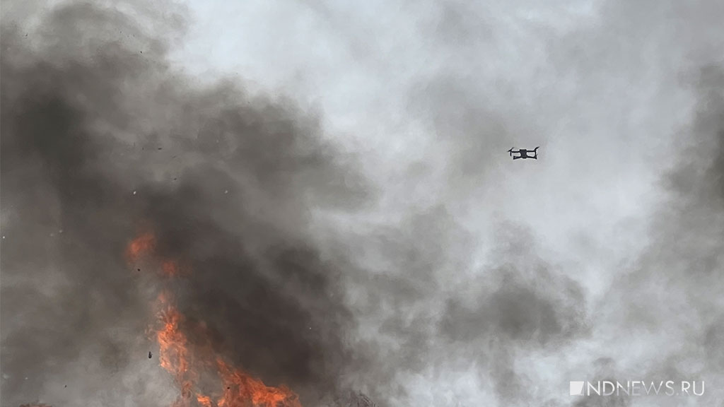 Над восемью регионами РФ уничтожены 35 украинских дронов. После атаки БПЛА горел нефтезавод на Кубани