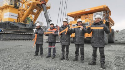 ЕВРАЗ КГОК потратил 2,2 млрд рублей на обновление парка горной техники (ФОТО)