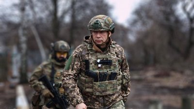 «Ситуация на фронте обострилась»: главком ВСУ признал успехи российских войск