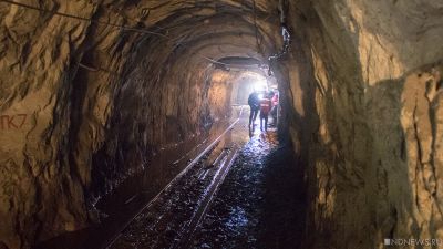 Под завалами в шахте на золотом прииске в Амурской области может находиться до 15 человек