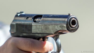 В Челябинске дворник угрожал жителям дома пистолетом из-за шума в выходные