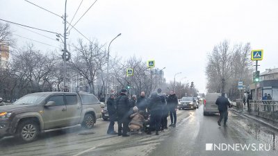 На участке улицы 40 лет ВЛКСМ под машину только что попал ребенок